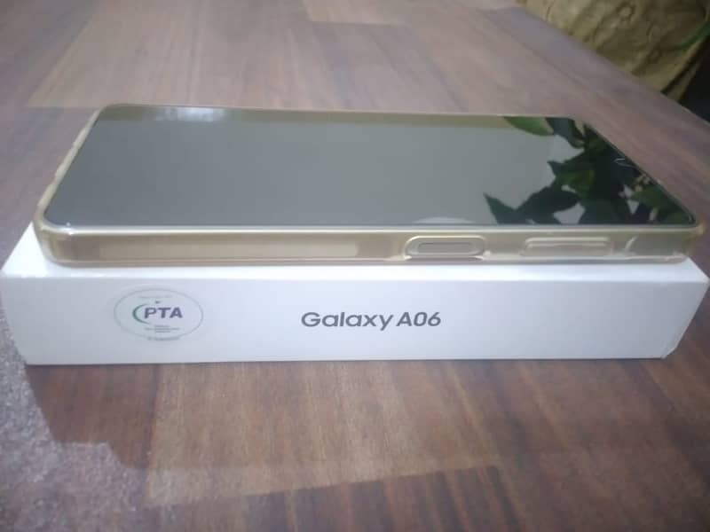 Samsung A06 4 64 Gold 4