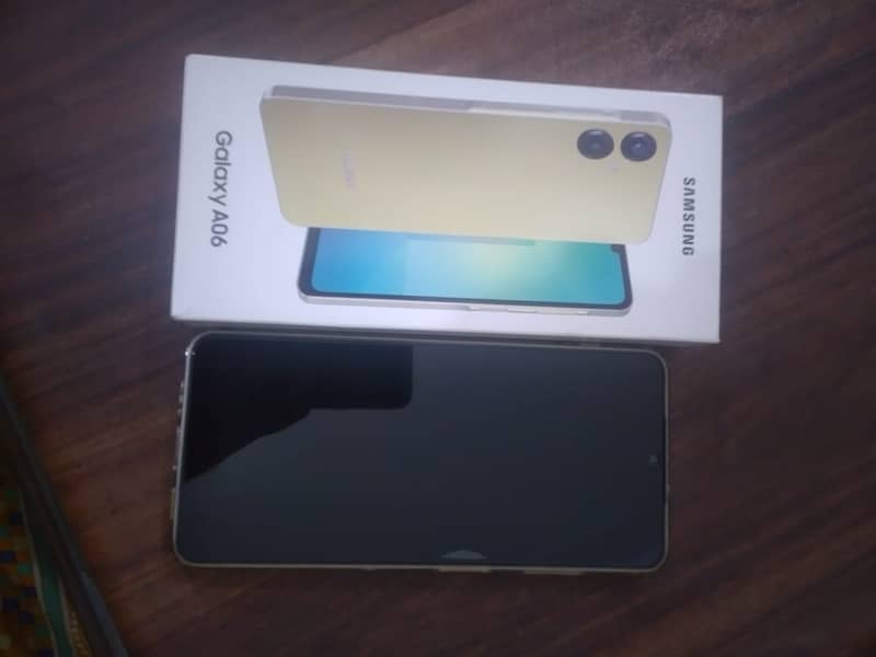 Samsung A06 4 64 Gold 7