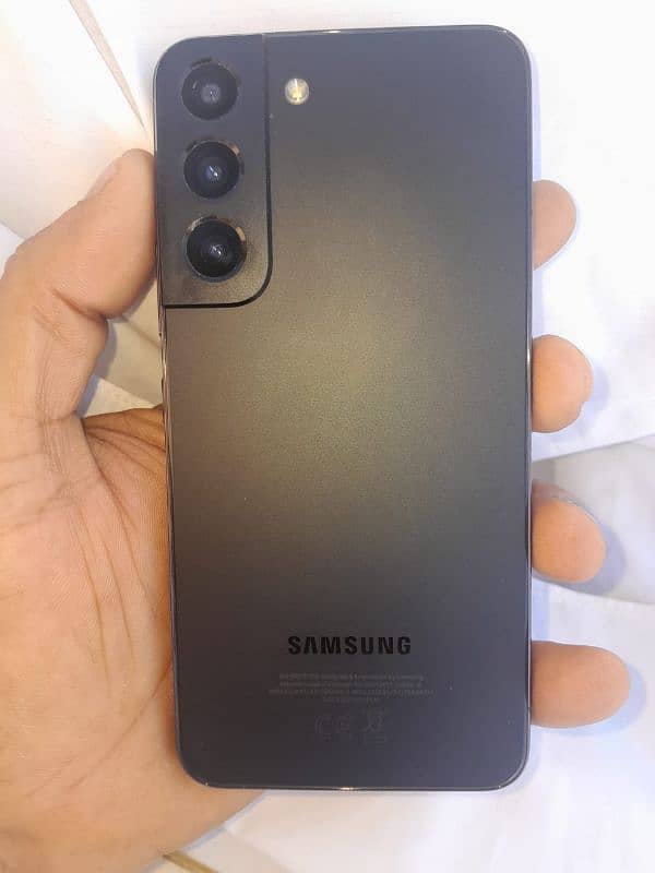 samsung s22 none pta 100% original or koi b fault nai hai 70k 1