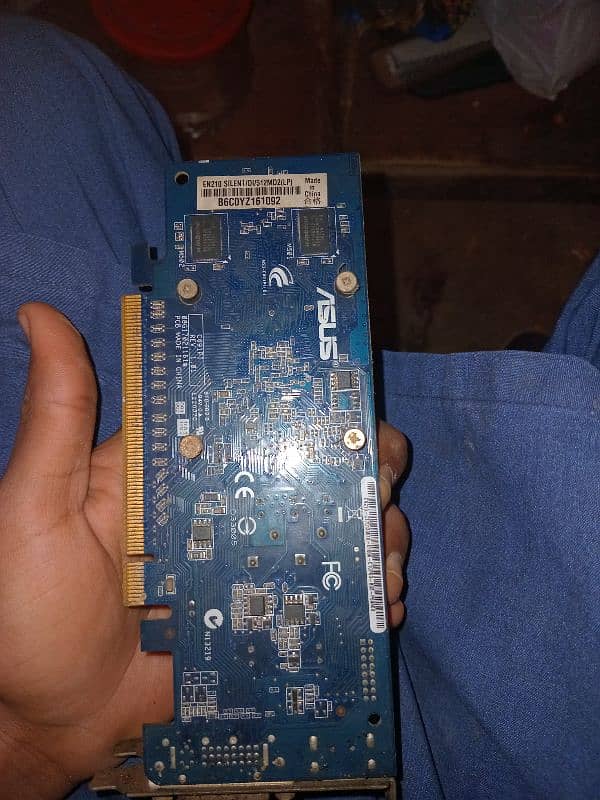 graphic card 2GB 1