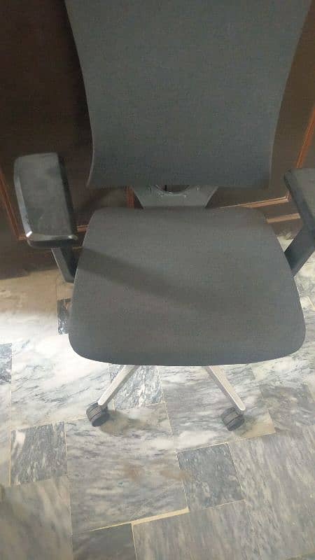 Revolving Office Chair 3