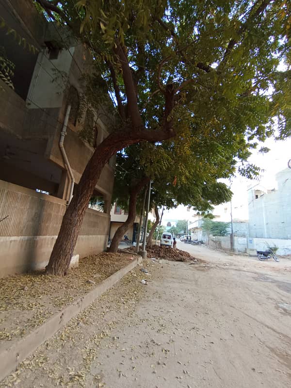 SECTOR 11/B 60 X 36 CORNER, WEST OPEN, GROUND PLUS ONE HOUSE* FIRST LANE FROM MAIN ROAD, 60 FT WIDE ROAD, G+1, NORTH KARACHI 11