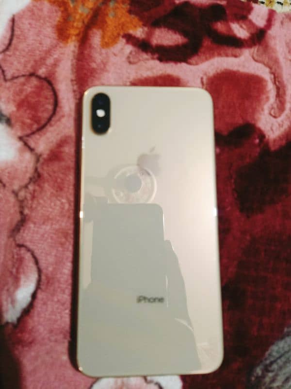 iPhone Xs Max Golden 3