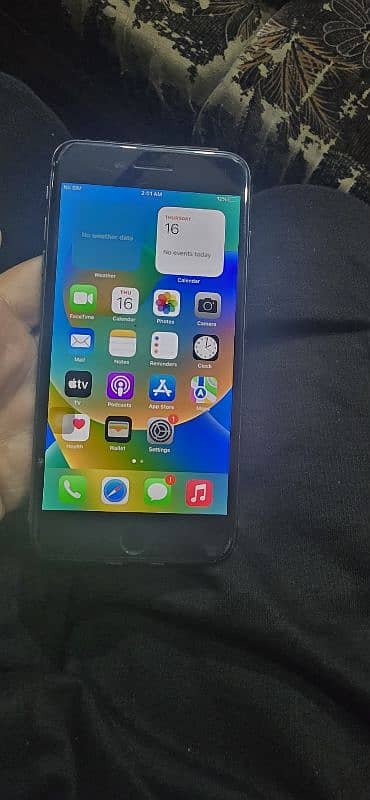 i phone 8 pluse 256gb 9.5/10 condition 4