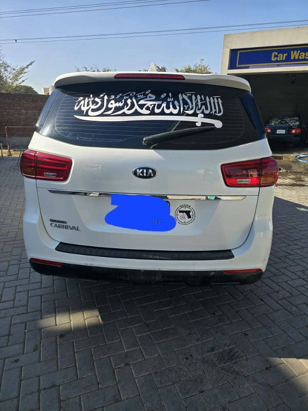 KIA GRAND CARNIVAL 2018 1