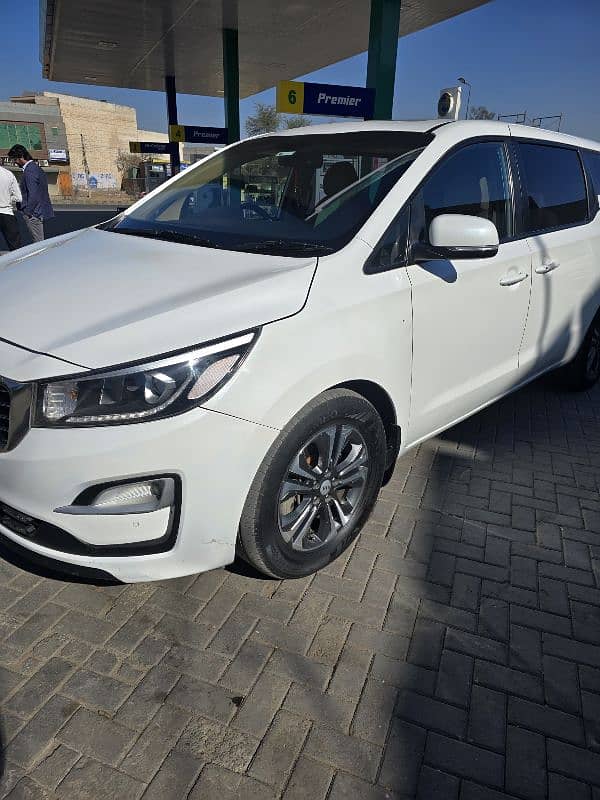 KIA GRAND CARNIVAL 2018 3