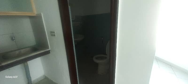 OFFICE FOR RENT IN GULBERG III 4