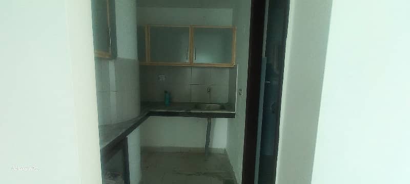 OFFICE FOR RENT IN GULBERG III 5