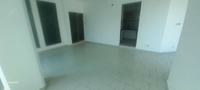 OFFICE FOR RENT IN GULBERG III 6