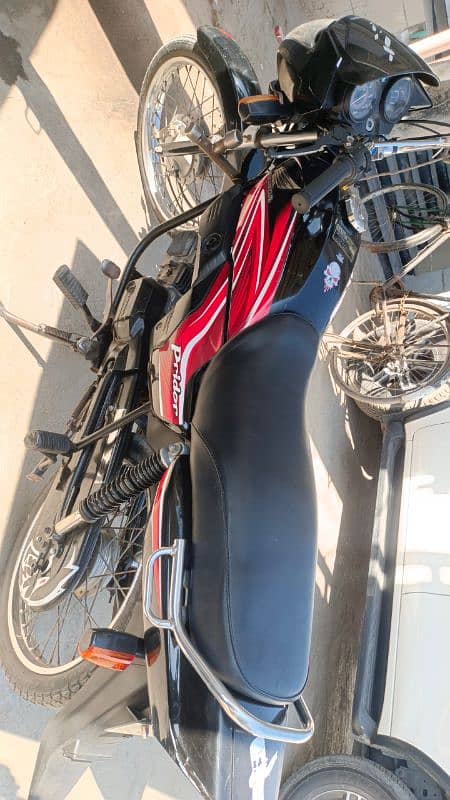 Honda pridor 100 cc 2021 model black fresh condition 3