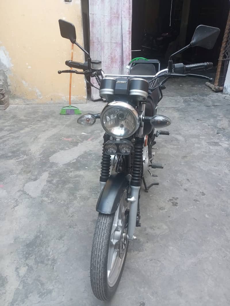 Suzuki GS 150 2022 4