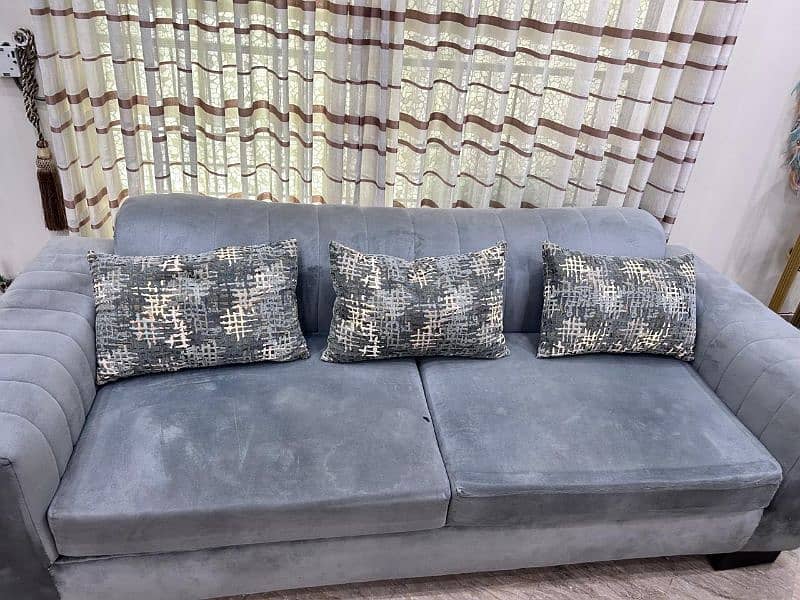 4,3,3 sofa set 0