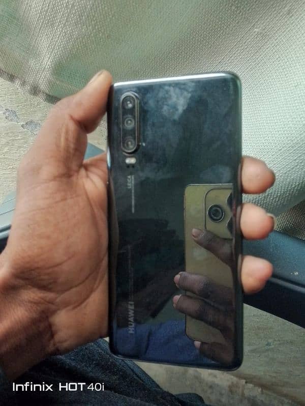 gaming phone Huawei p30 in display finger 1