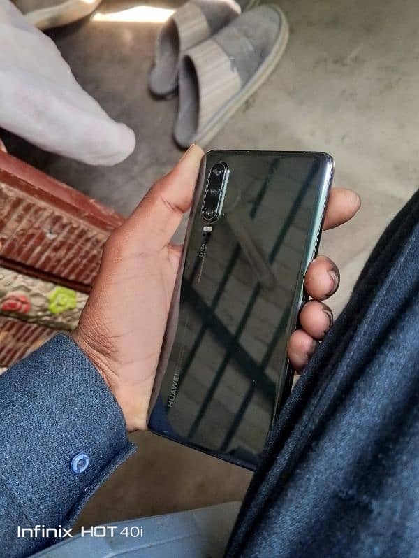 gaming phone Huawei p30 in display finger 2