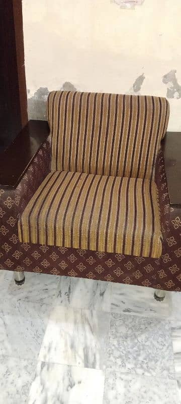 5 seater sohfa set pure shesham. stander siz    50.000 2