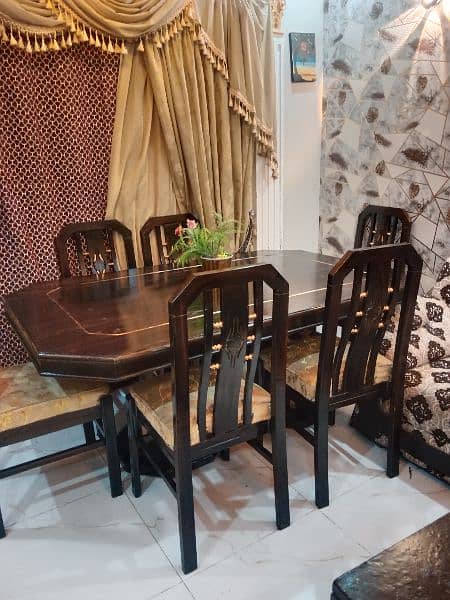 Beautiful elegant design dinning table with 6 chairs 0