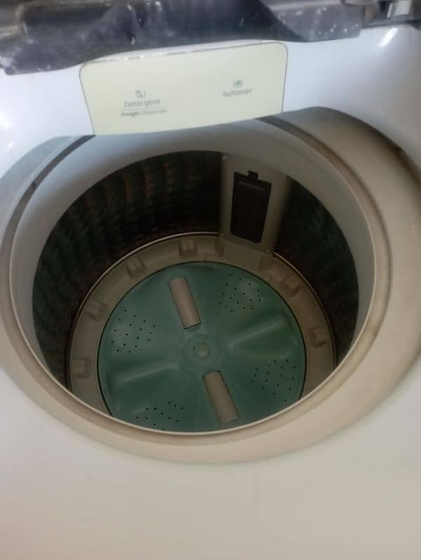 Samsung washing machine almost new 1