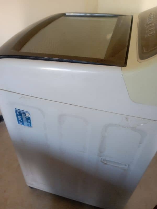 Samsung washing machine almost new 5