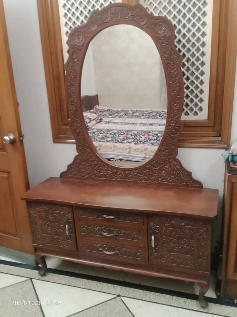 Furniture set, dressing table, showcase & side table 2