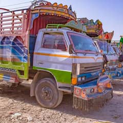 پشاور سے پورے پاکستان کے لئے ہر قسم کی گاڑیاں حاضر ہیں