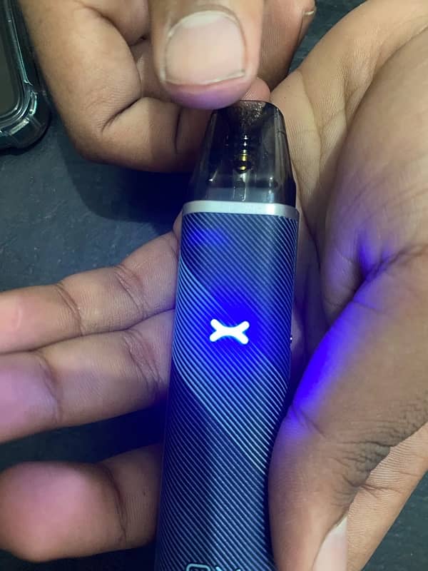 Pod Oxva xlim go in blue with box with first refill free 4