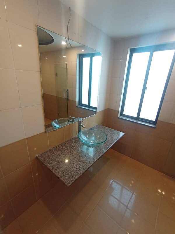 01 Kanal Modern Design House For Rent In DHA Phase 4 Block-HH Lahore. 8