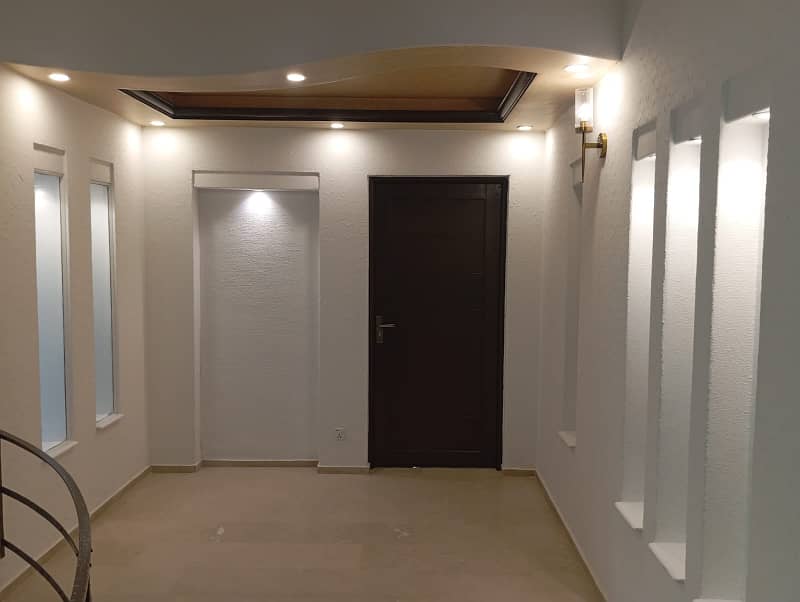 01 Kanal Modern Design House For Rent In DHA Phase 4 Block-HH Lahore. 17