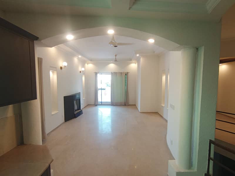 01 Kanal Modern Design House For Rent In DHA Phase 4 Block-HH Lahore. 18