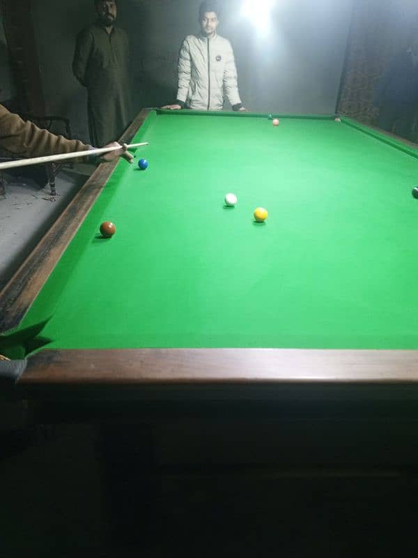 snooker table full size very new Belgium cloth 9