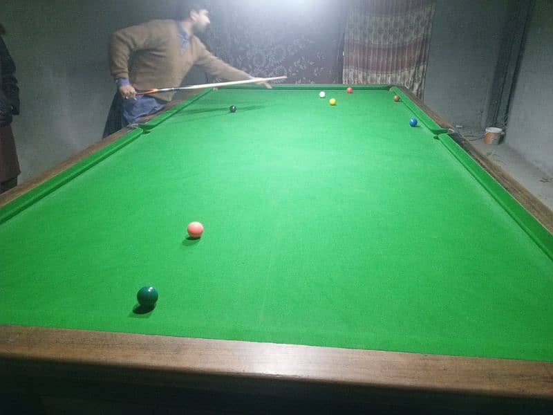 snooker table full size very new Belgium cloth 12