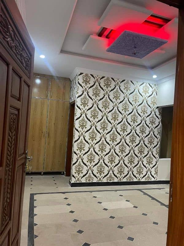 pvc wallpaper. pvc wall panel. pvc wooden floor. Blinds. Ceiling. Gras 3