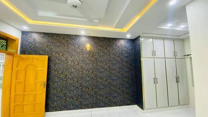 pvc wallpaper. pvc wall panel. pvc wooden floor. Blinds. Ceiling. Gras 17