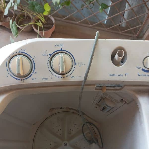 double washing and spinner machine 4