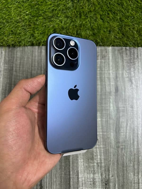 iPhone 15 pro 128Gb 3