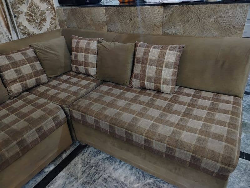 brown sofas with cushions 2