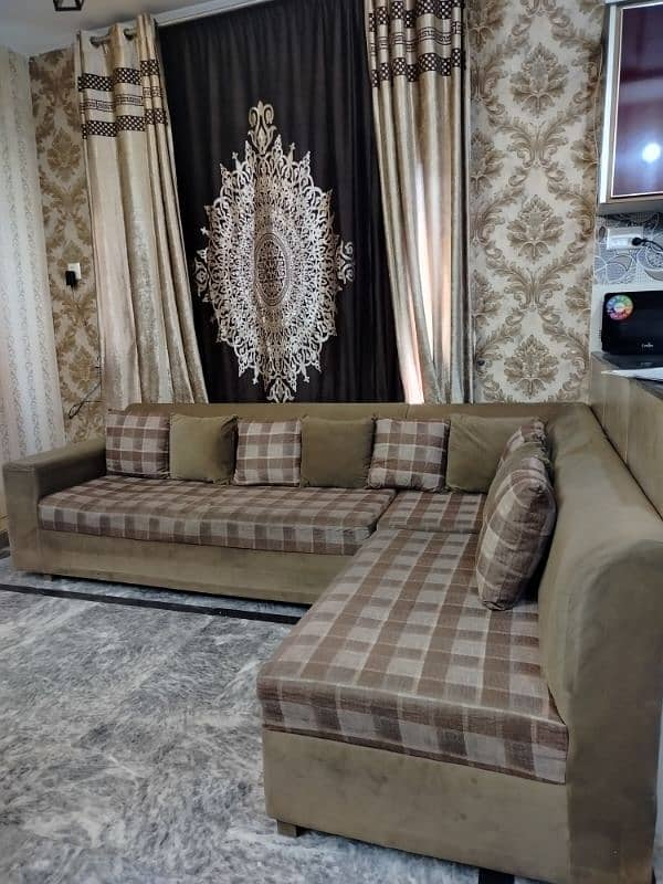 brown sofas with cushions 3