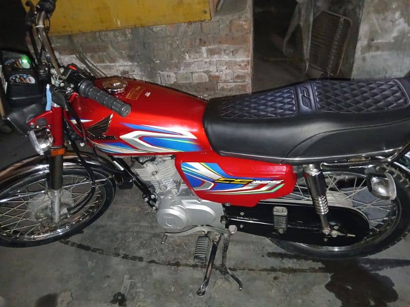 Red 125 Geniun Bike 2022 model 1