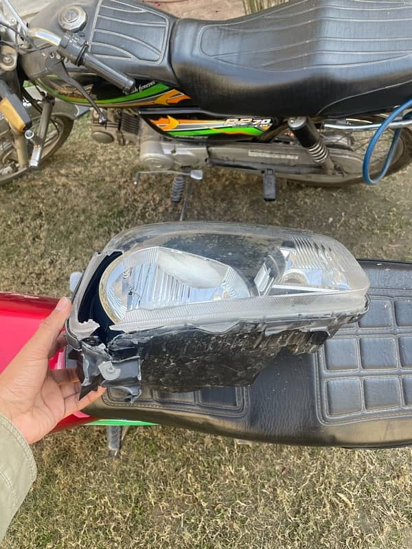 Alto 100 % original head light need repair 3