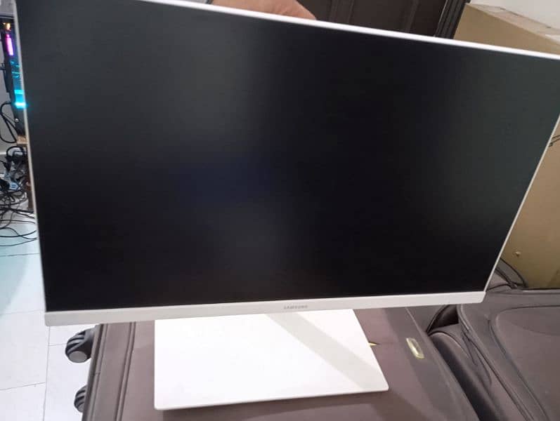 Samsung 2k IPS 24" Monitor  Samsung SH 850 series. 0