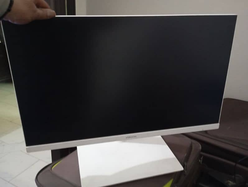 Samsung 2k IPS 24" Monitor  Samsung SH 850 series. 7