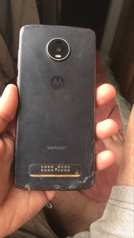 Moto Z4 pannel damage 0