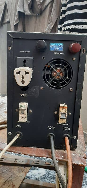 ups inverter 12v to 220v  in working condition u 8