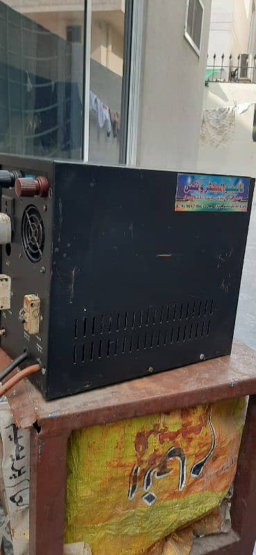 ups inverter 12v to 220v  in working condition u 11