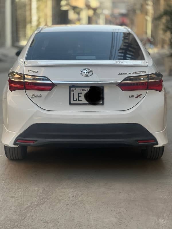 Toyota Altis Grande 2017/2018 1