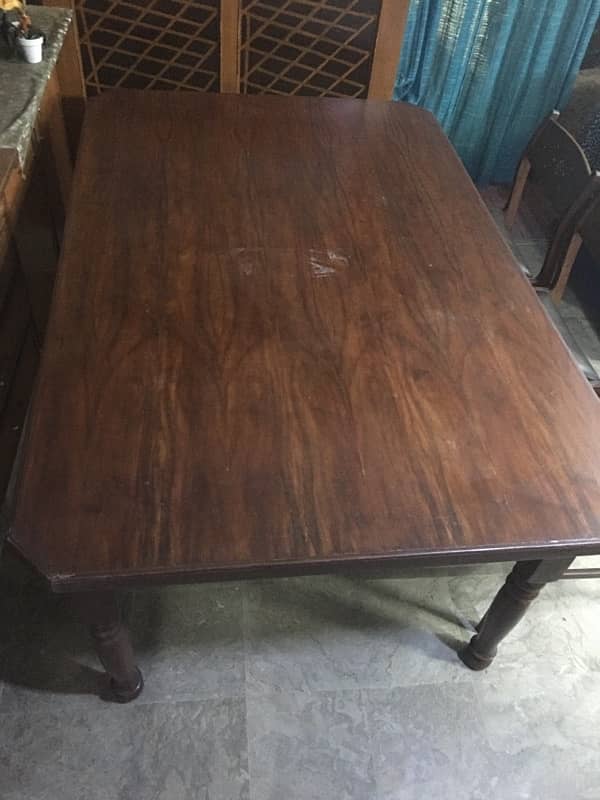 Dining table / / 6 seaters dining table. 0