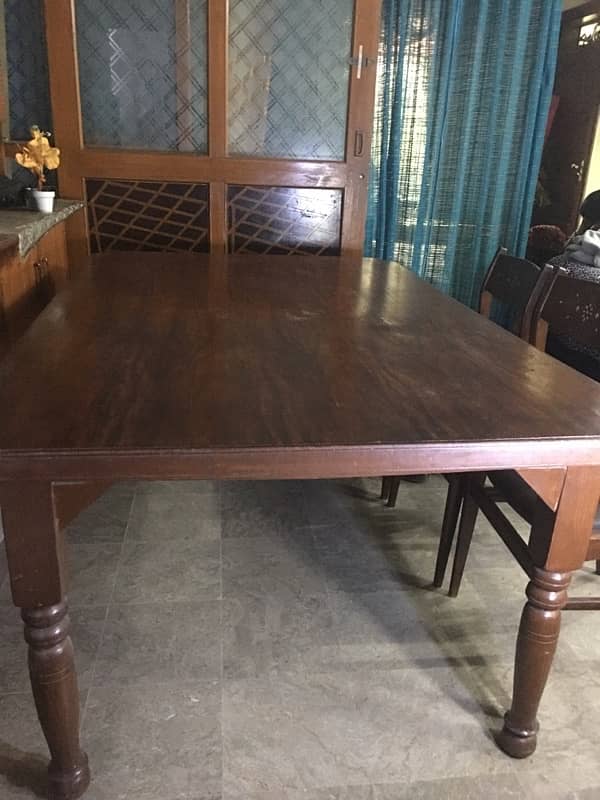 Dining table / / 6 seaters dining table. 2