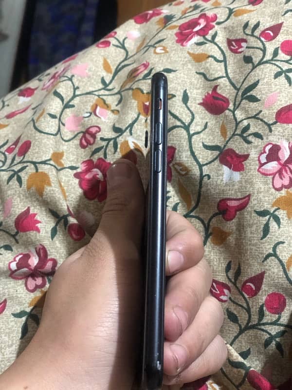 iphone se 2020 for sale only for parts 3