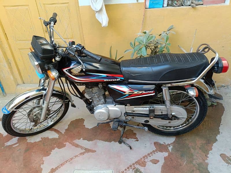 Selling Honda CG 125 Black 0