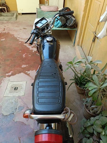 Selling Honda CG 125 Black 3