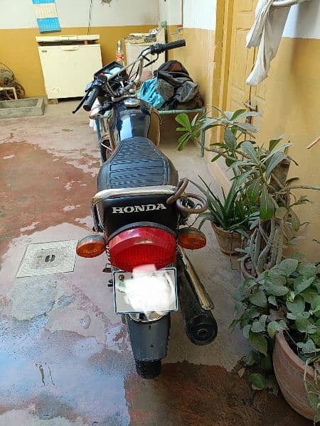 Selling Honda CG 125 Black 4